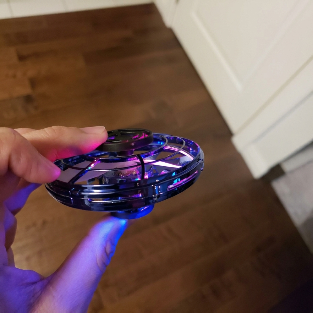 FLYNOVA Flying Spinner